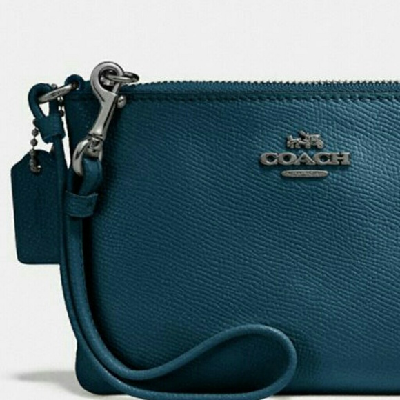 ↪️COACH LEATHER WRISTLET↩️️ 💙  - Picture 2 of 8